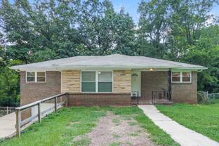 752 Barclay Ln - Photo 1 of 1