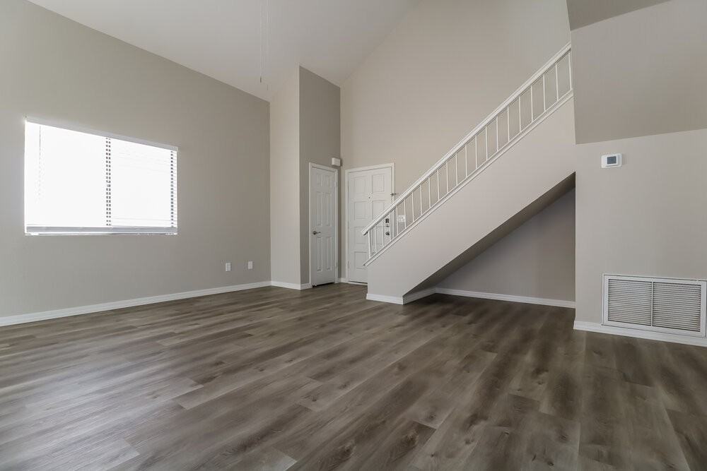 19412 N 76th Ave - Photo 5 of 17