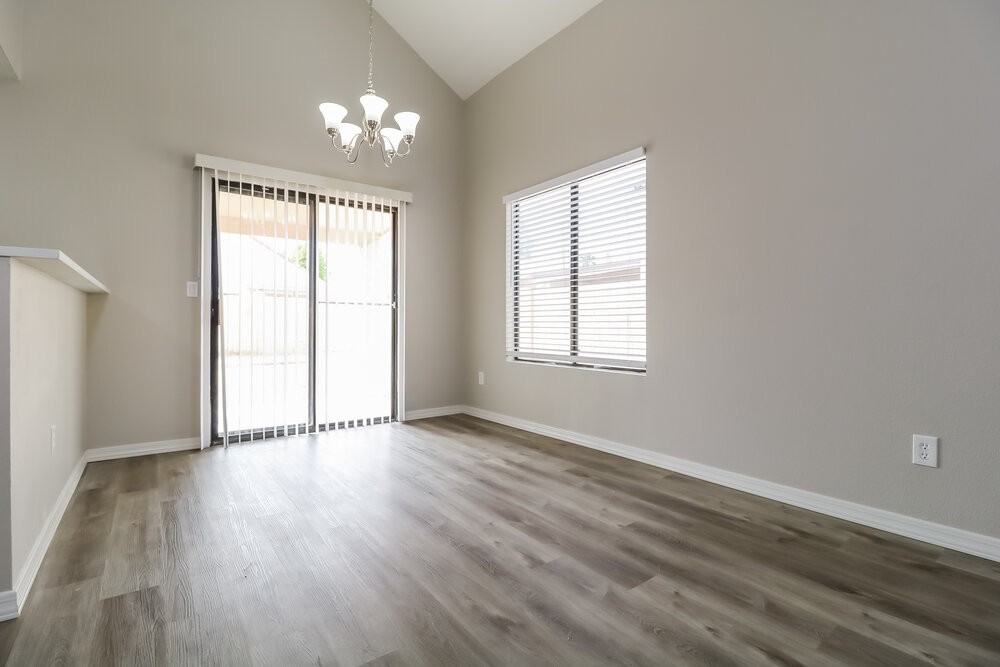 19412 N 76th Ave - Photo 7 of 17