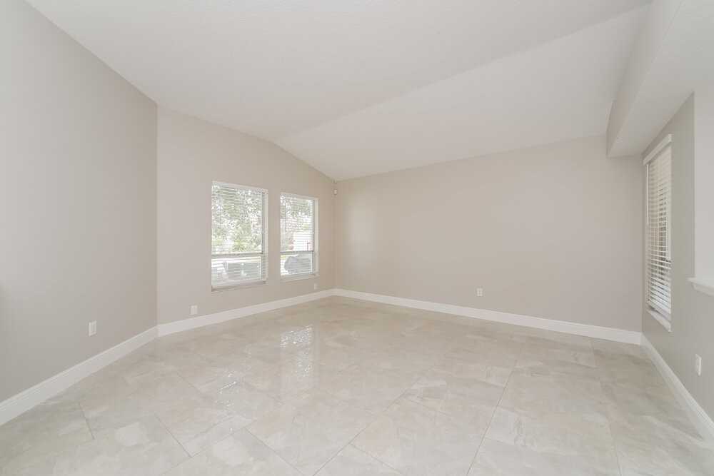3051 Bloomsbury Dr - Photo 4 of 16