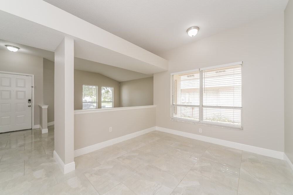 3051 Bloomsbury Dr - Photo 6 of 16