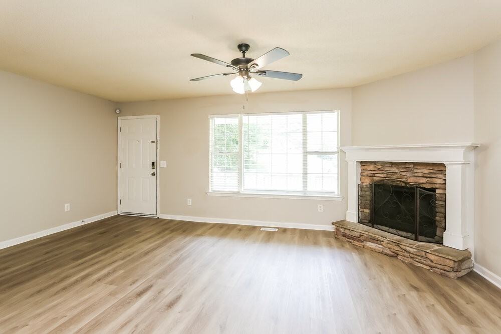 221 Martins Ct - Photo 6 of 17