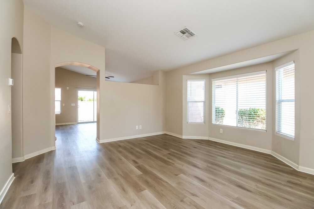 1652 N Serina - Photo 3 of 16