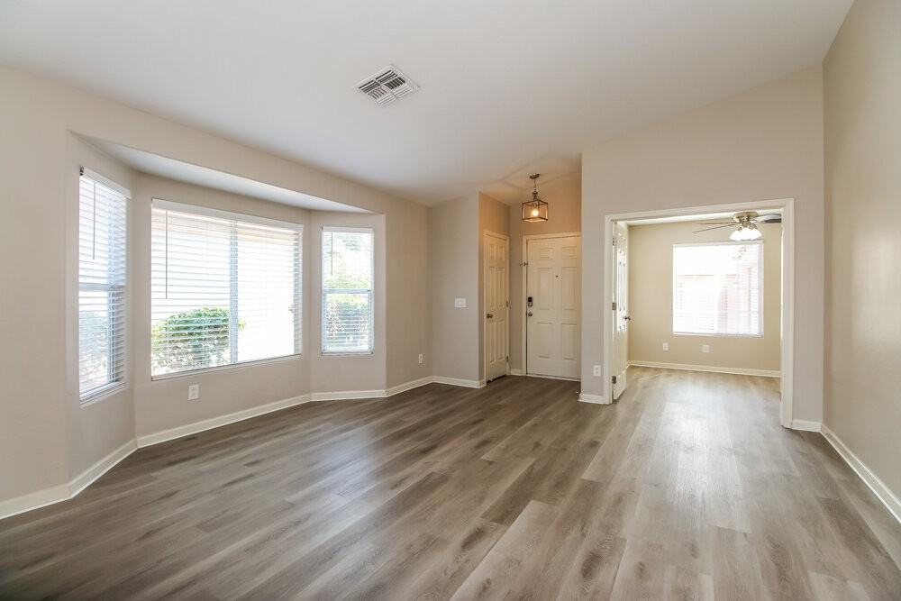 1652 N Serina - Photo 4 of 16