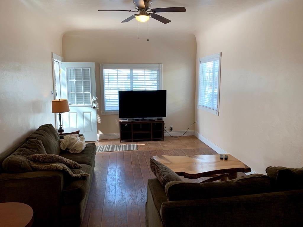 1420 Front Street - Photo 4 of 32
