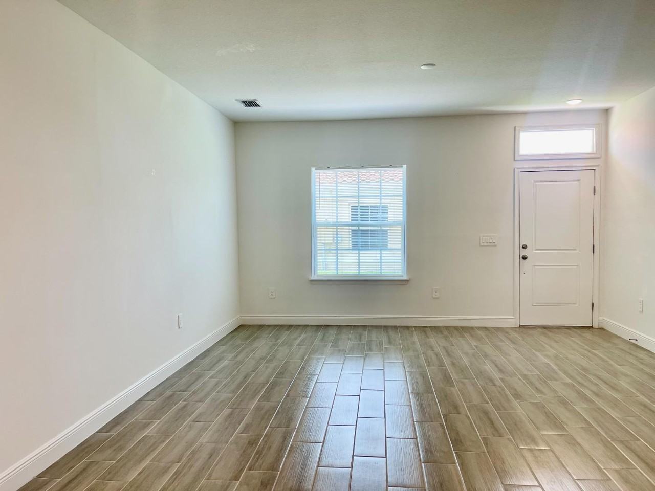 1732 Pacific Rd - Photo 4 of 11
