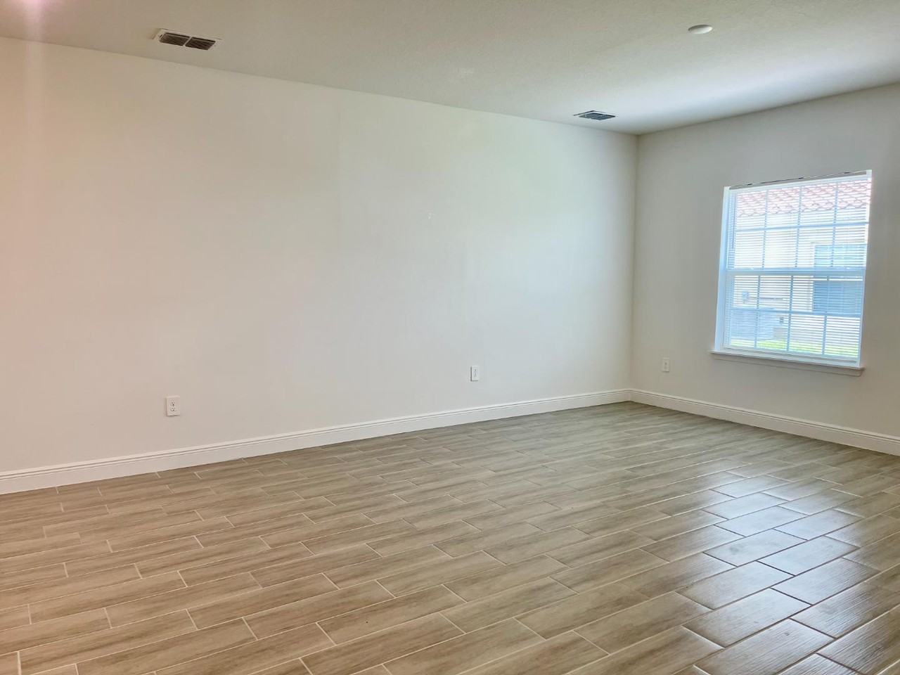 1732 Pacific Rd - Photo 5 of 11