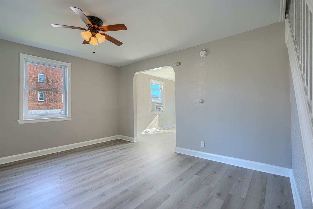 401 52nd St #1 - Photo 2 of 12
