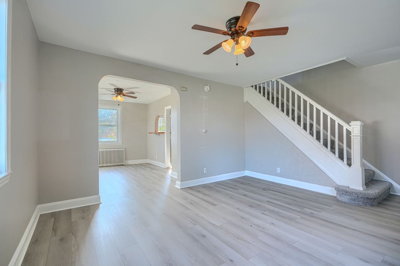 401 52nd St #1 - Photo 4 of 12