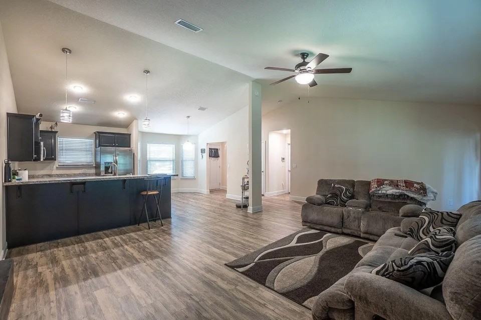 191 Conquest Ave #1 - Photo 3 of 40