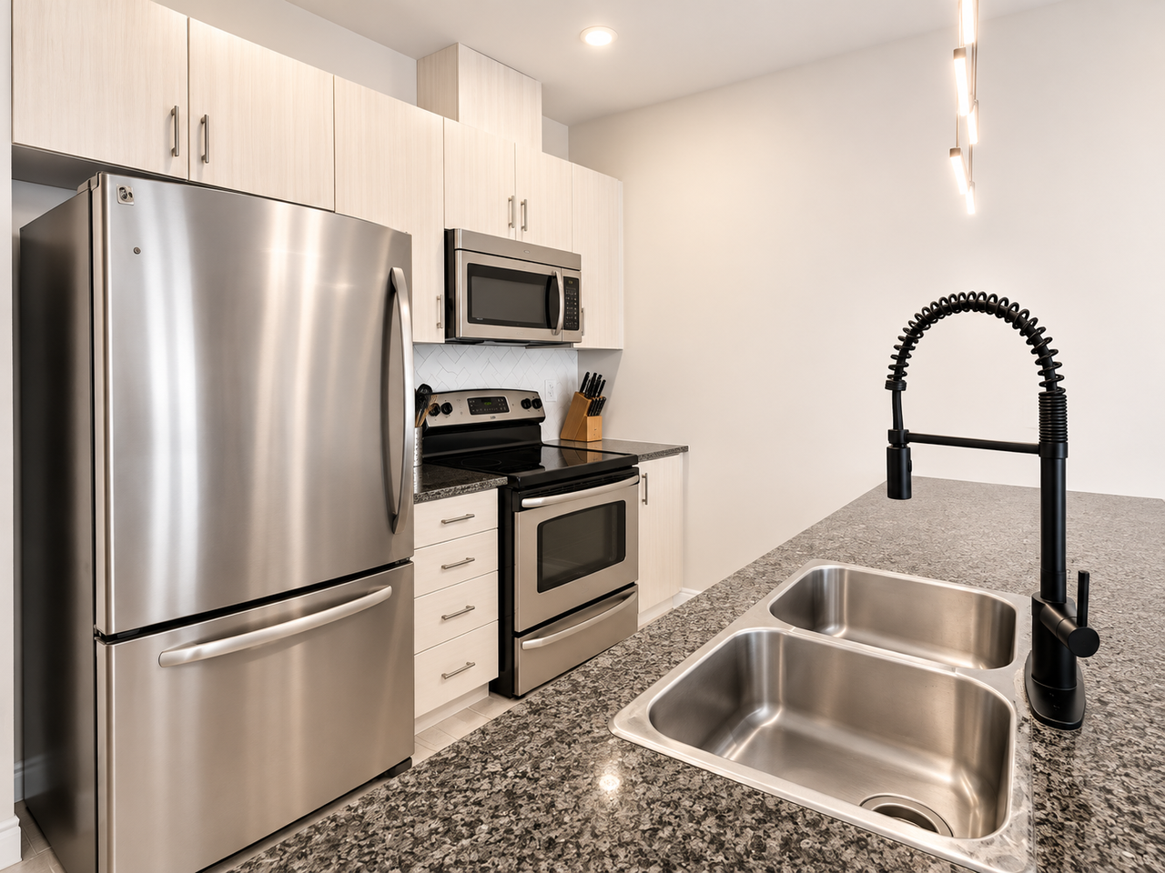 1421 Costigan Road #601 - Photo 4 of 16