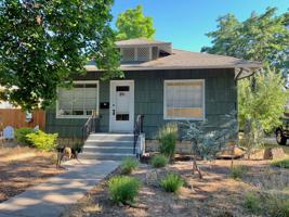 featured image of 2411 W Woodlawn Ave
