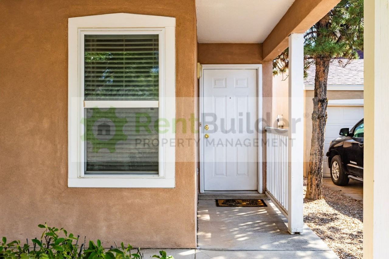 10532 Ramah Dr Nw - Photo 3 of 25