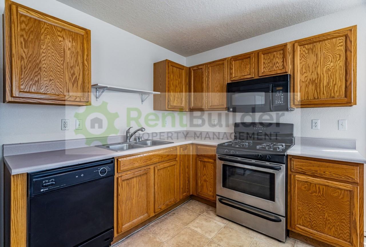 10532 Ramah Dr Nw - Photo 3 of 25