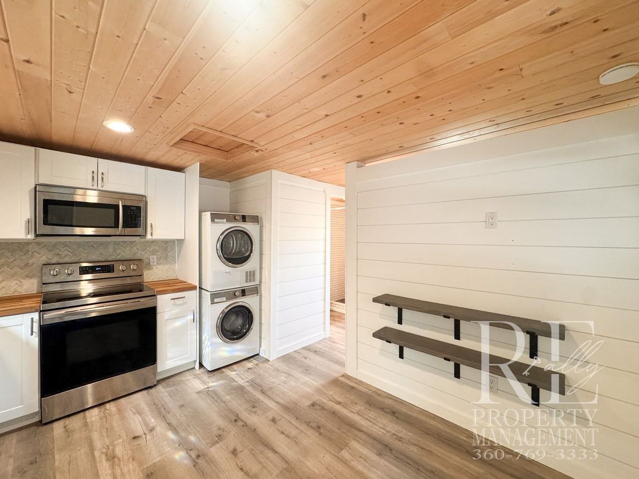 109 1/2 S Wycoff Ave - Photo 6 of 14