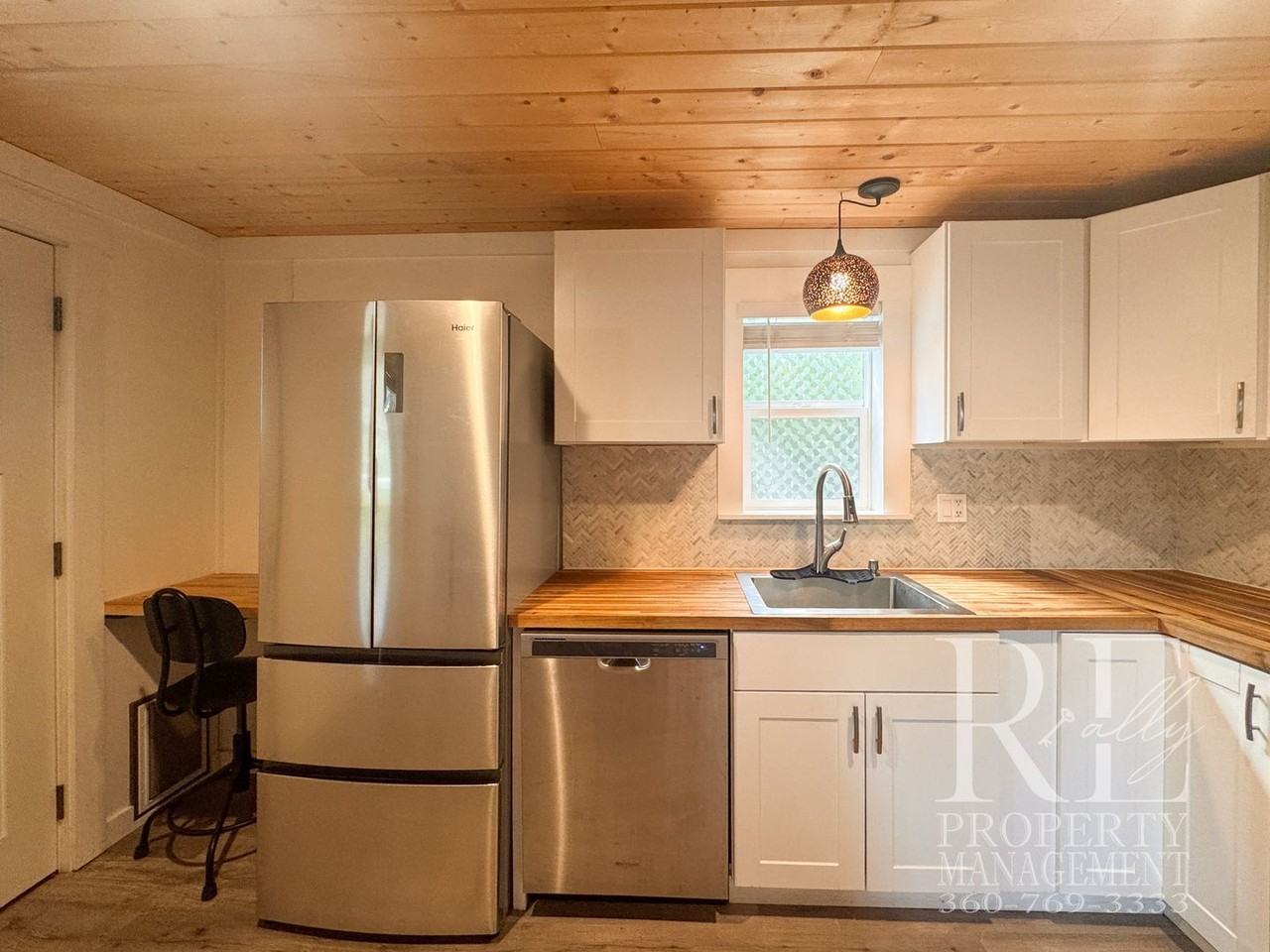 109 1/2 S Wycoff Ave - Photo 7 of 14