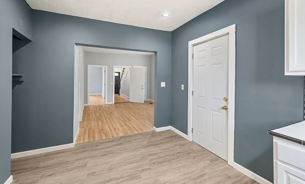 131 Sturges Ave - Photo 5 of 5