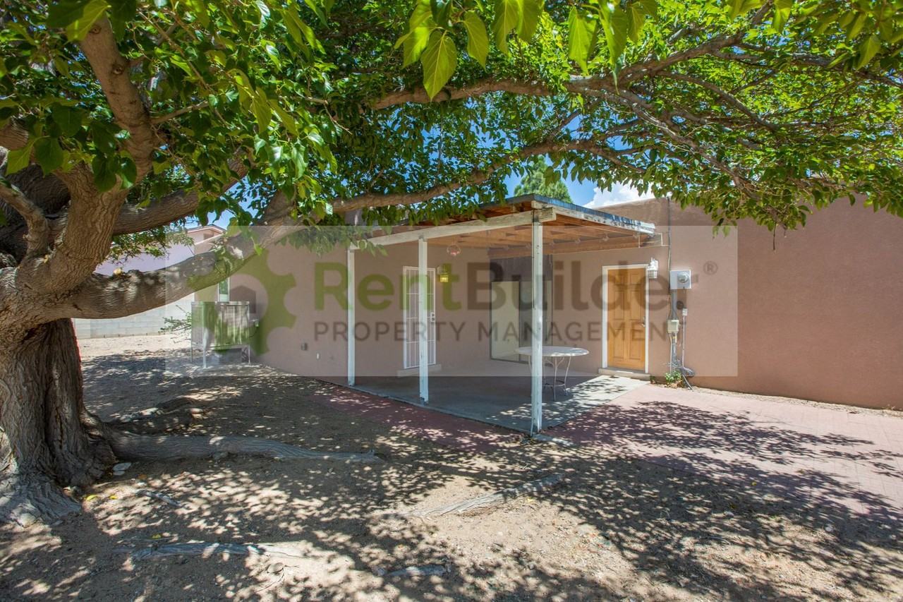 10101 La Paz Dr Nw - Photo 4 of 24