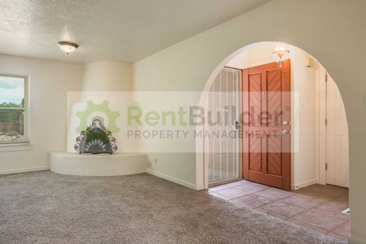 10101 La Paz Dr Nw - Photo 6 of 24