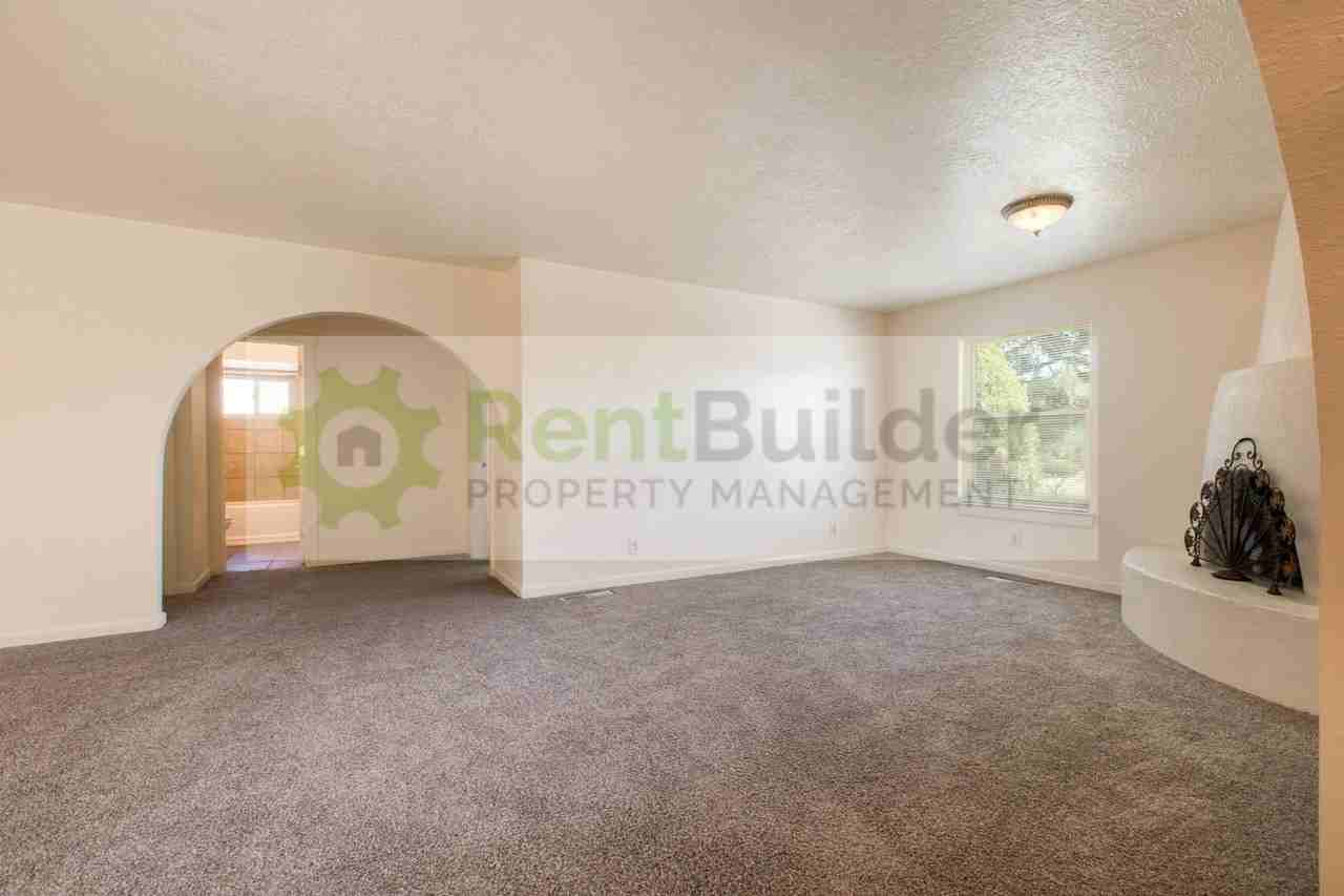 10101 La Paz Dr Nw - Photo 7 of 24
