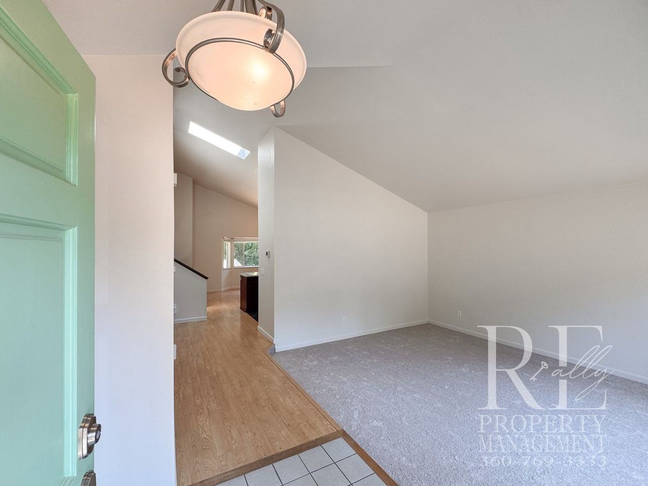 4618 Nw Bernard St - Photo 3 of 48