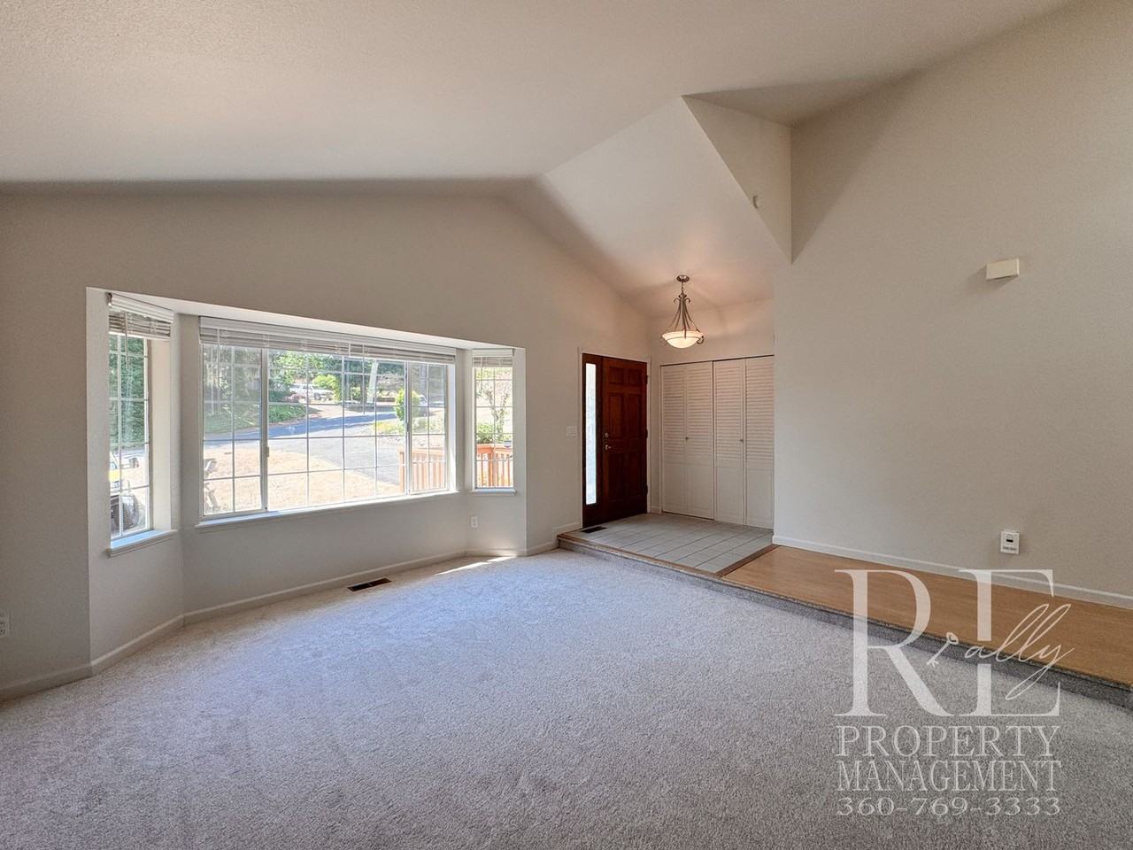 4618 Nw Bernard St - Photo 5 of 48