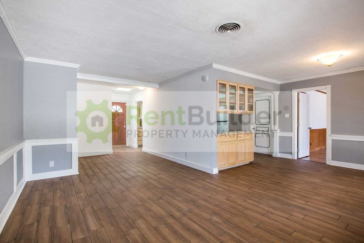 8304 Dellwood Rd Ne - Photo 4 of 25
