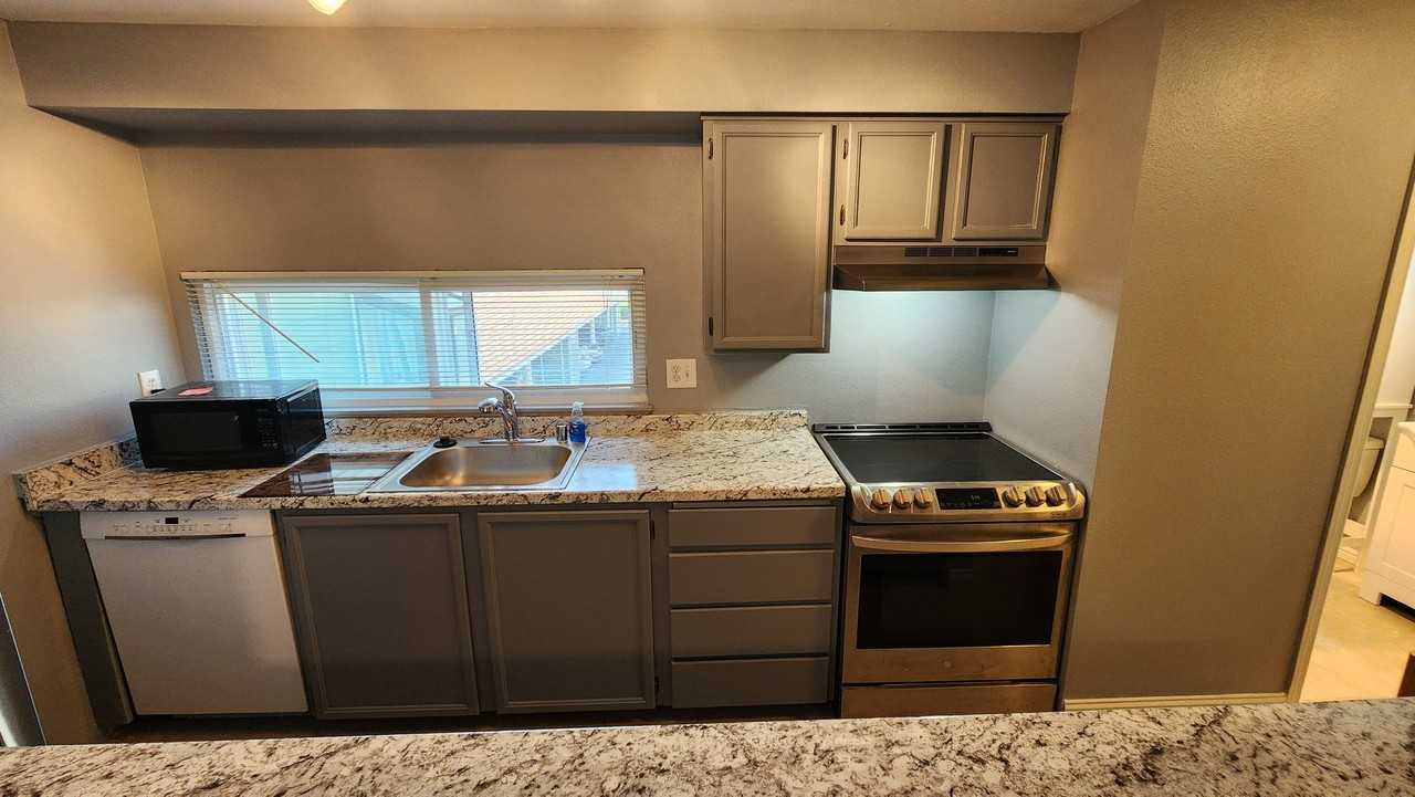22244 24th Ave S #101 - Photo 5 of 11