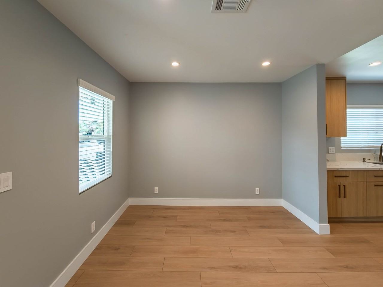6454 Gentry Ave - Photo 6 of 42