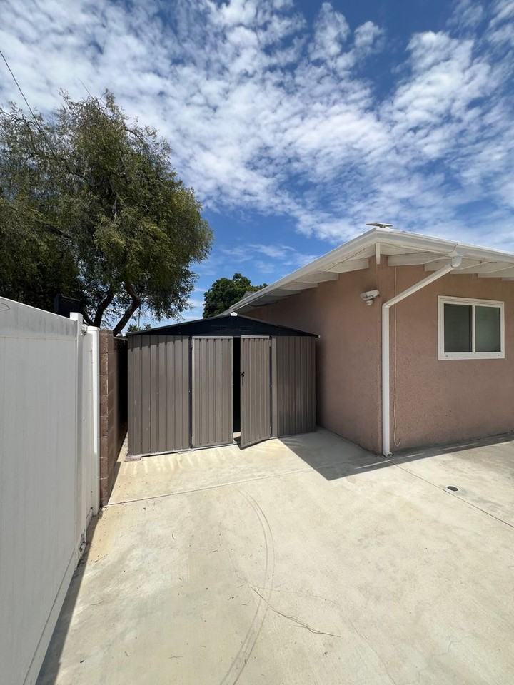 1830 W Bernardy Pl #B - Photo 3 of 27