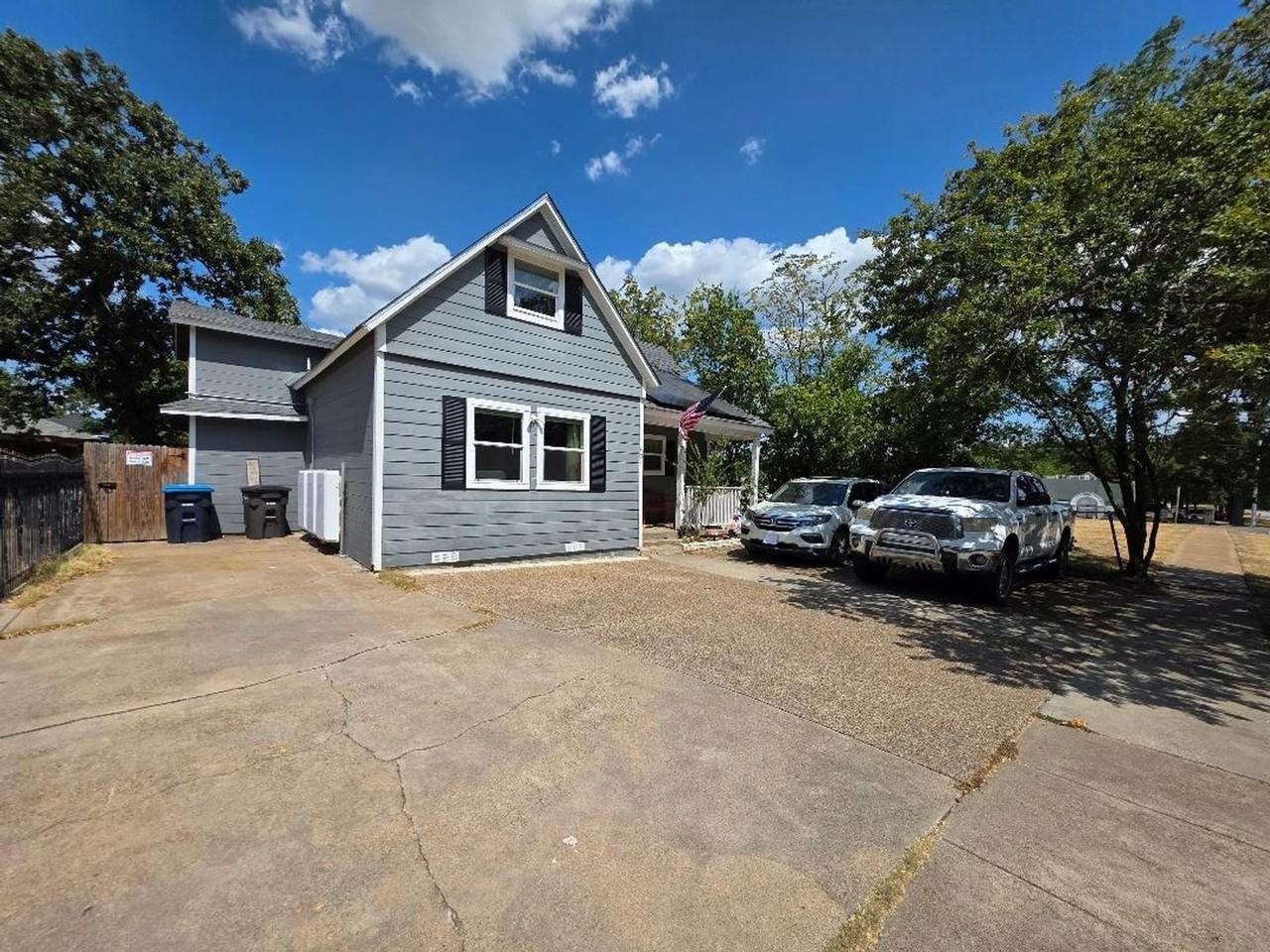 1404 Clinton Ave - Photo 2 of 20