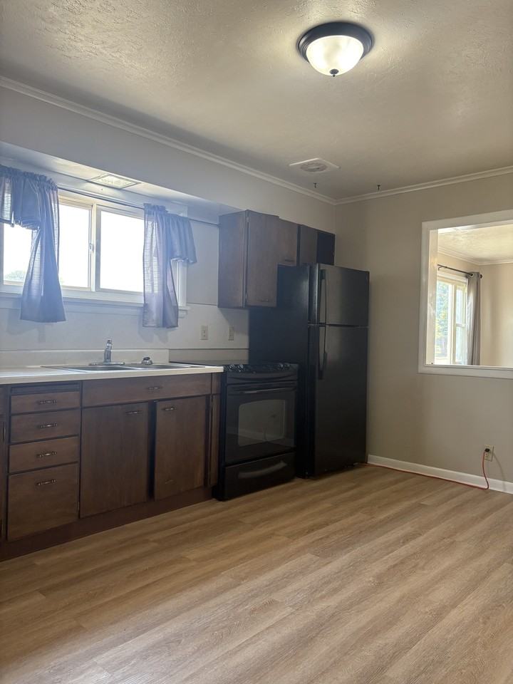 135 S California St #1 - Photo 3 of 6
