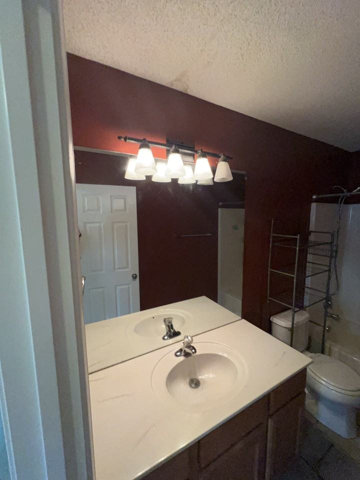 1831 W Elm Ter - Photo 6 of 12