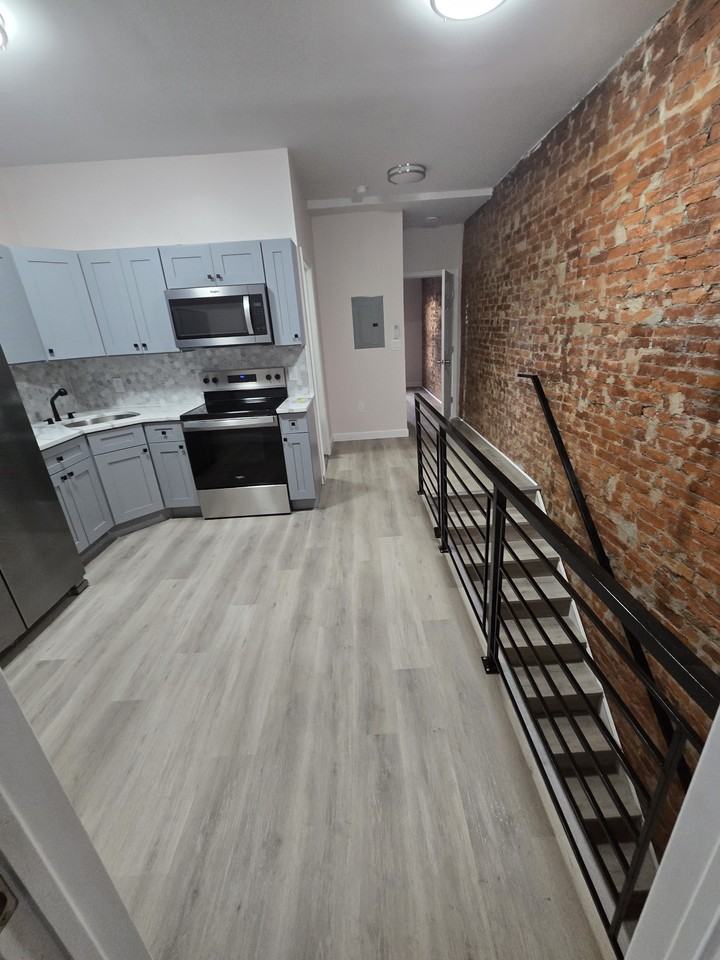 34 S 55th St #B - Photo 3 of 5