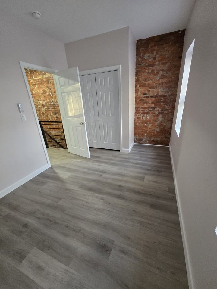 34 S 55th St #B - Photo 4 of 5