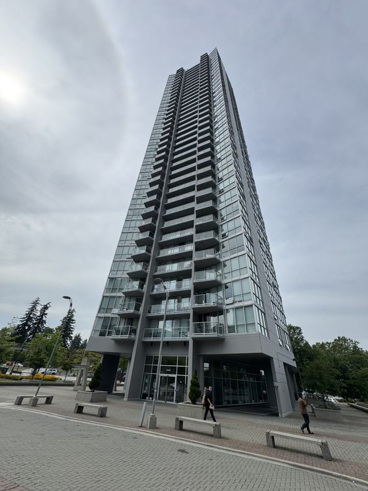 13618 100 Ave - Photo 2 of 13