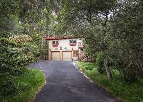 featured image of 1060 Roosevelt St