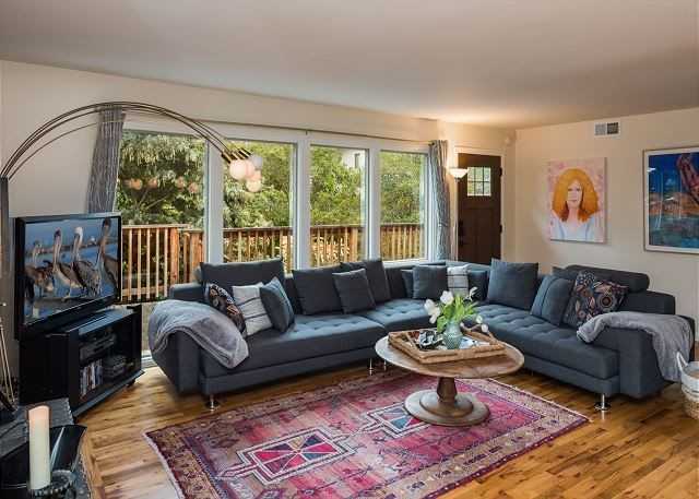 1060 Roosevelt St - Photo 2 of 18