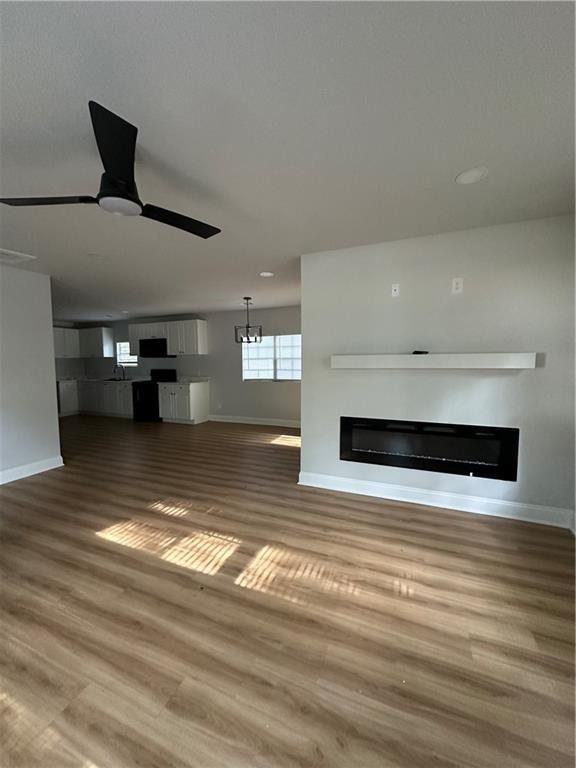 1345 Maple St - Photo 4 of 13