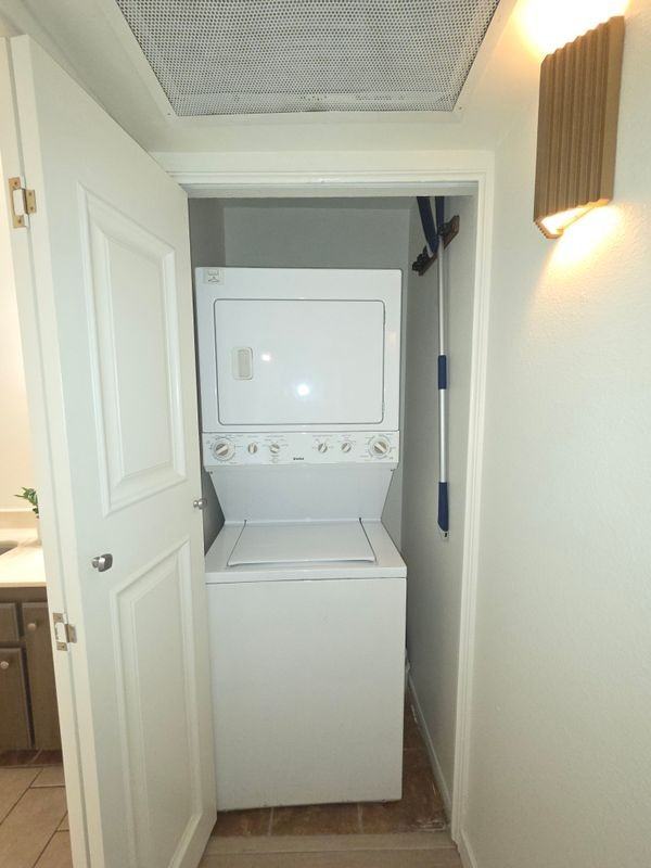 2343 E 17th St ##201 - Photo 3 of 14