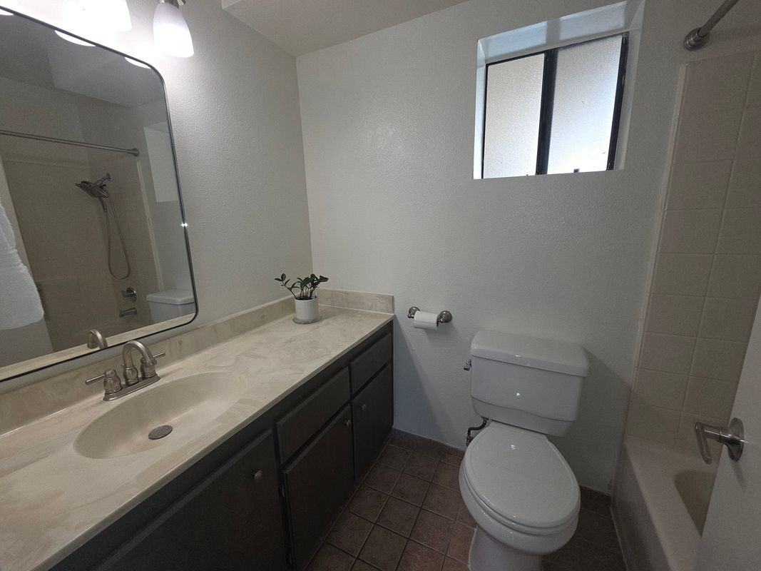 2343 E 17th St ##201 - Photo 5 of 14