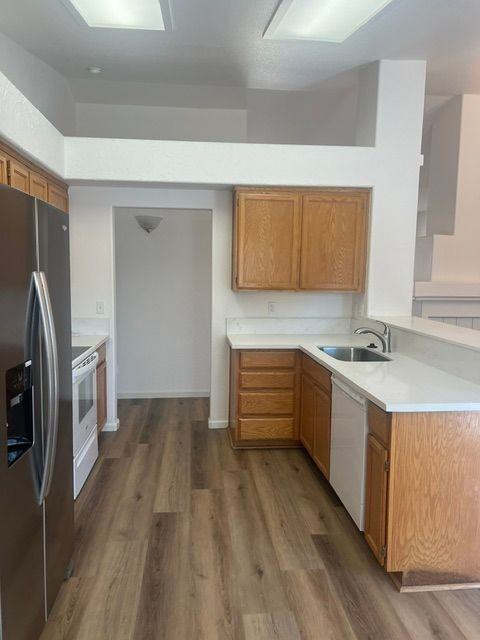 570 Buccaneer Ave - Photo 6 of 11