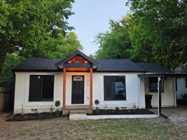 featured image of 615 W 1st St