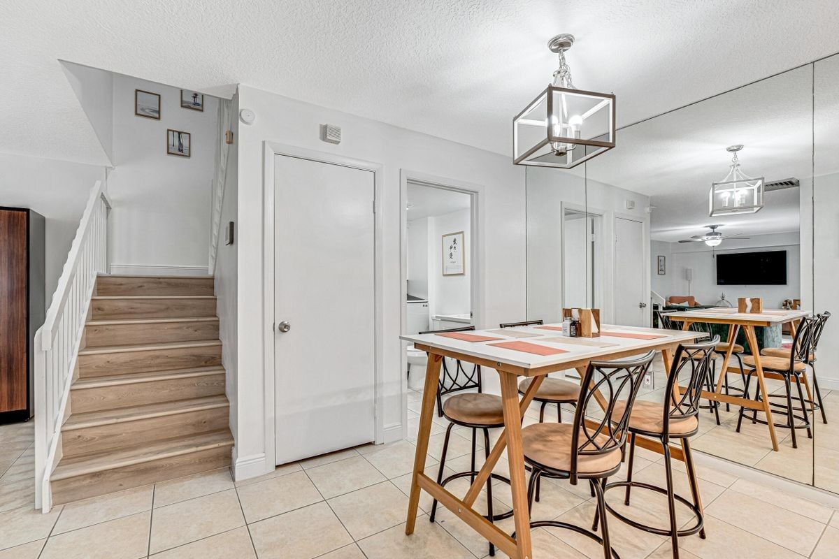 2439 24th Way - Photo 2 of 15