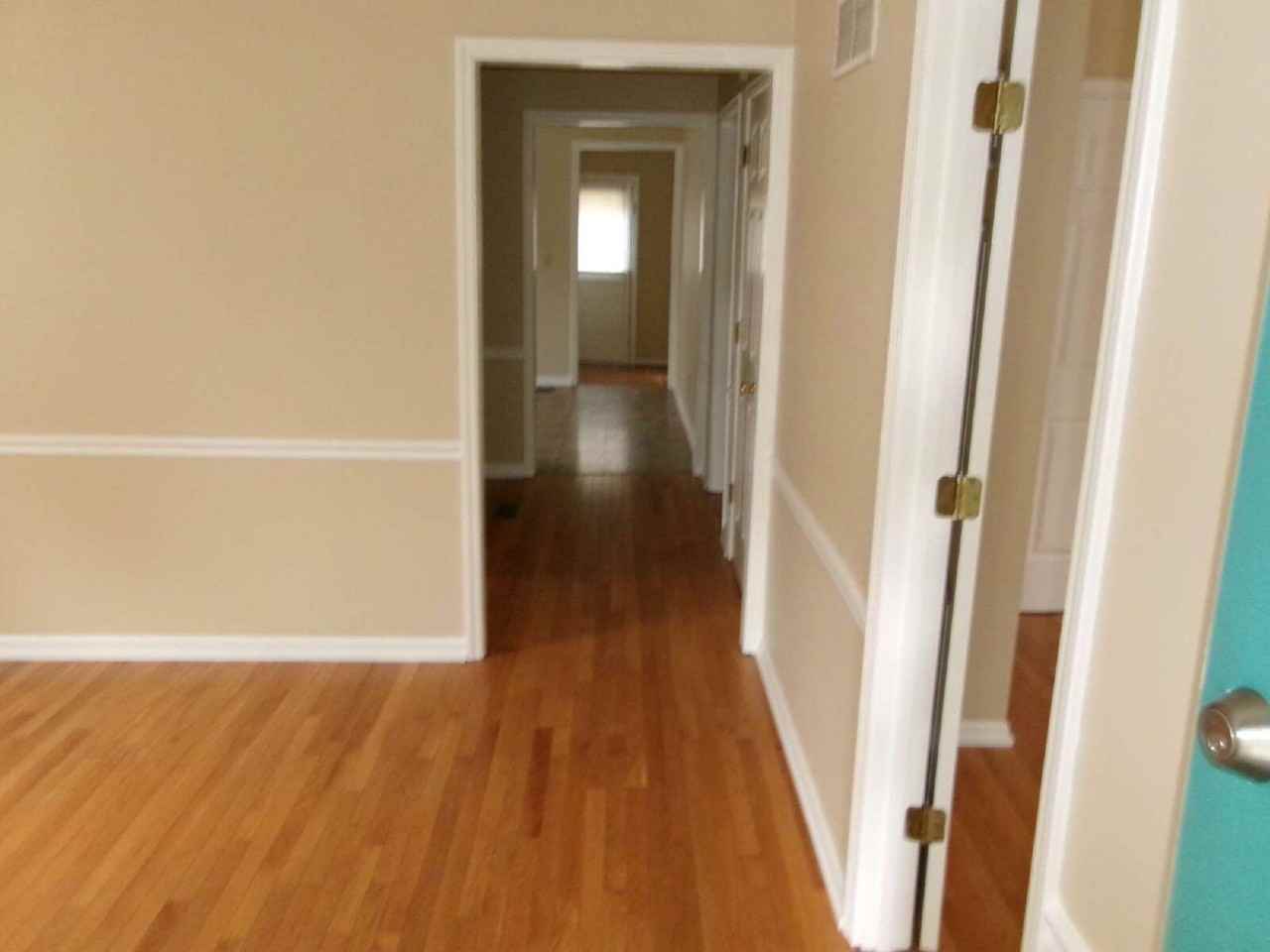 7074 Sutherland Ave - Photo 6 of 17