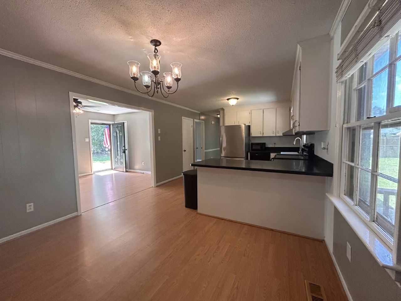 301 La Grange Rd - Photo 5 of 14