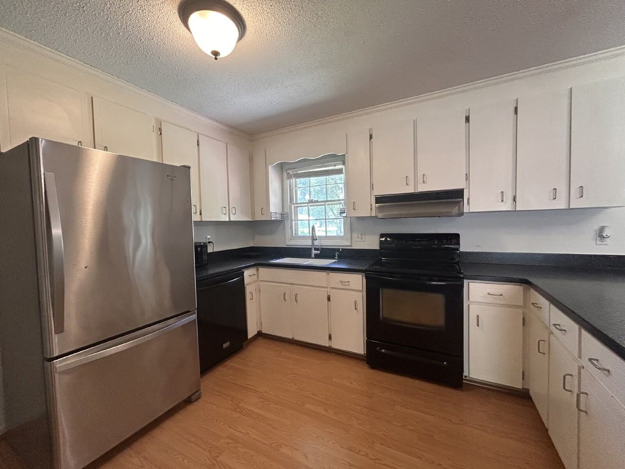 301 La Grange Rd - Photo 6 of 14