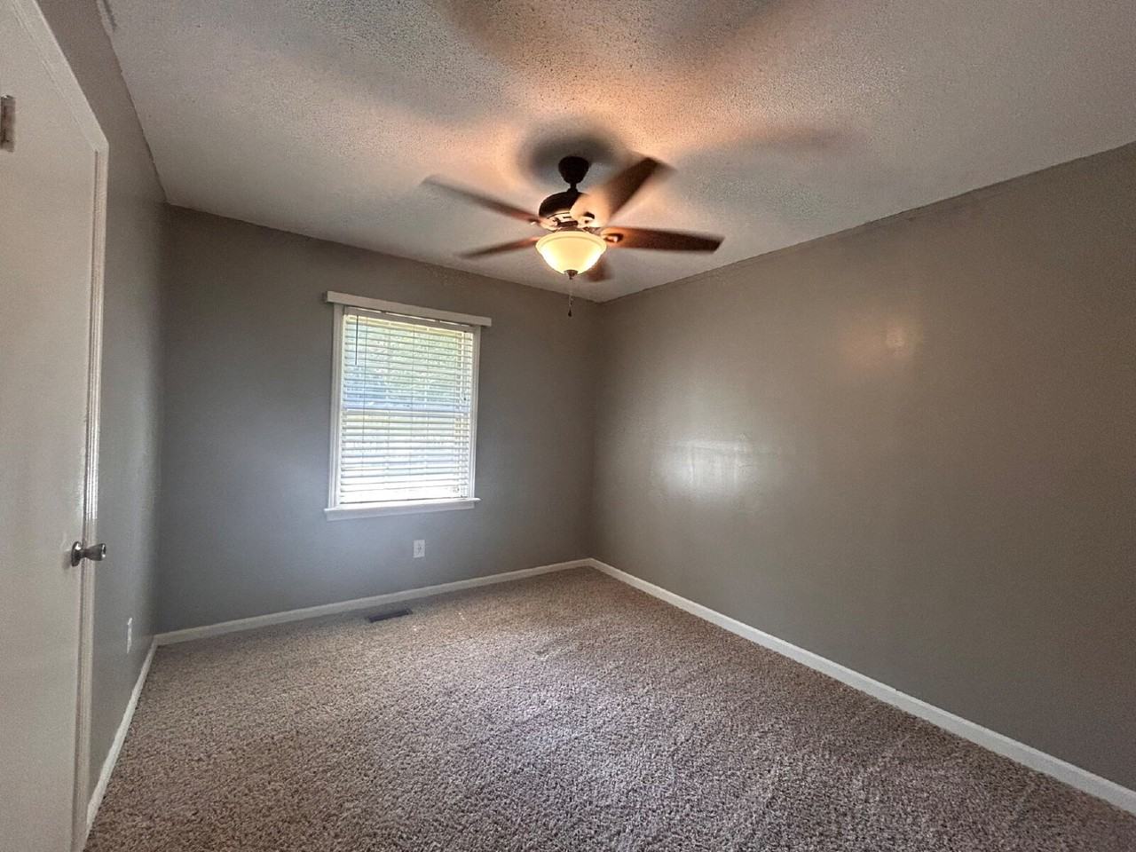 301 La Grange Rd - Photo 7 of 14