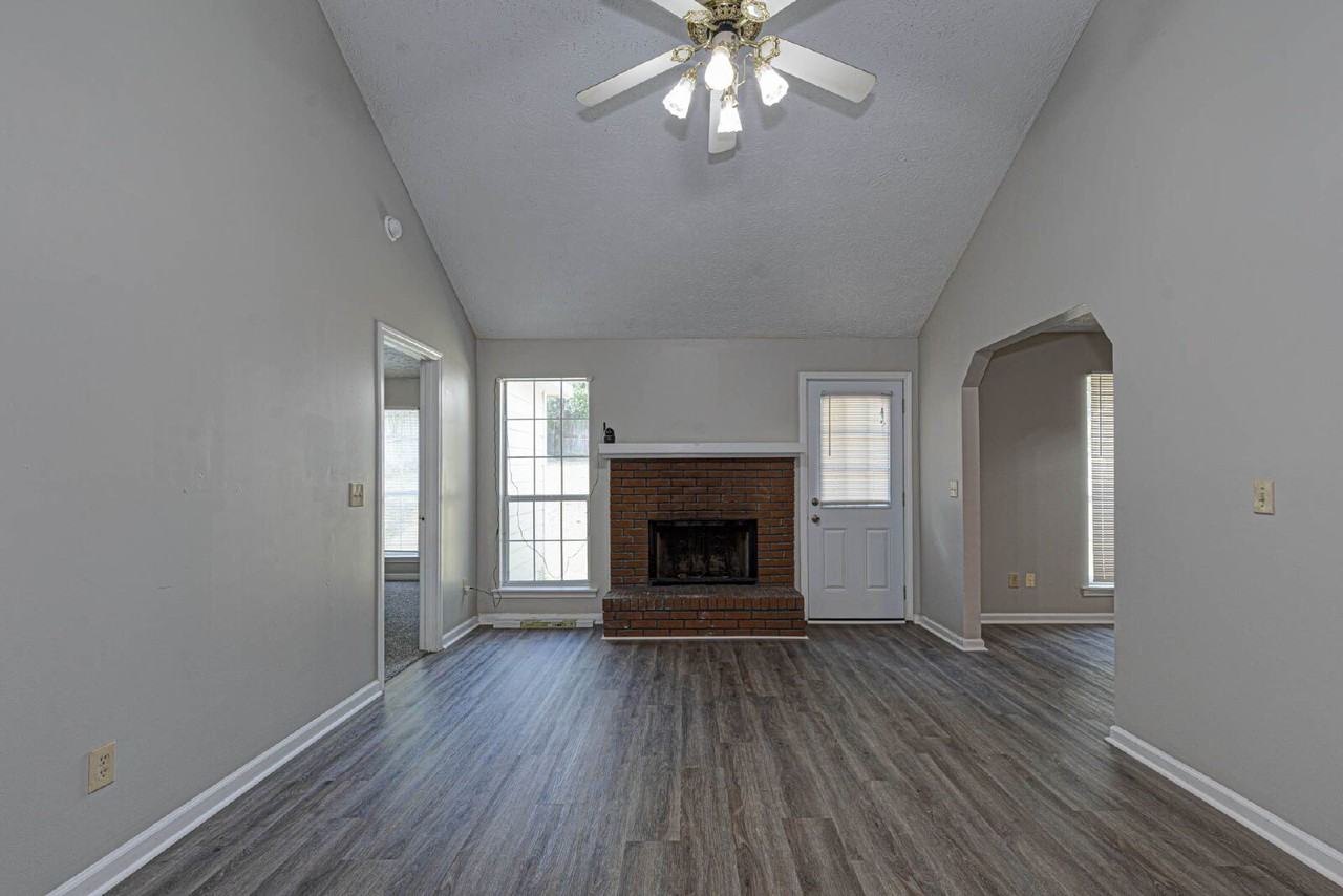5713 Marlette Ct - Photo 2 of 24