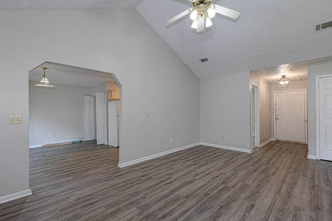 5713 Marlette Ct - Photo 5 of 24
